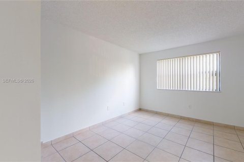 Copropriété à louer à Miami, Floride: 2 chambres, 83.24 m2 № 2078081 - photo 11