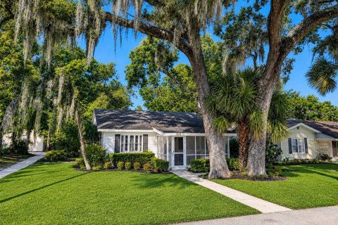 Villa ou maison à vendre à New Smyrna Beach, Floride: 2 chambres, 65.22 m2 № 2347786 - photo 2
