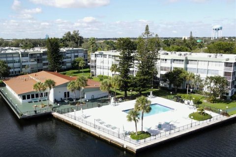 Condominio en venta en Hollywood, Florida, 1 dormitorio, 72.46 m2 № 2034709 - foto 18