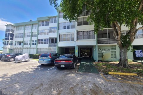 Condominio en Hollywood, Florida, 1 dormitorio  № 2034709