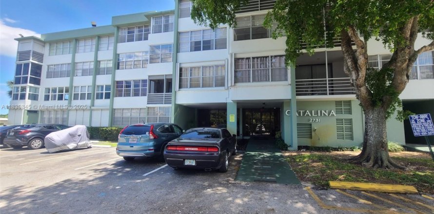 Condominio en Hollywood, Florida, 1 dormitorio № 2034709