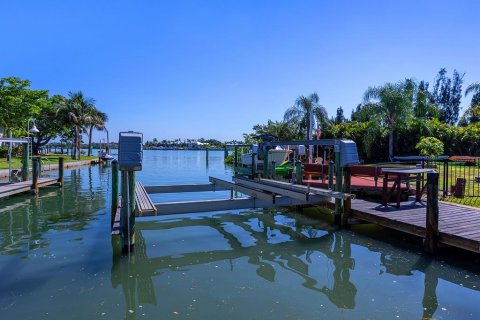 House in Venice, Florida 3 bedrooms, 182.18 sq.m. № 2152275 - photo 26