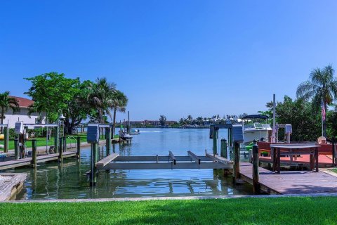 House in Venice, Florida 3 bedrooms, 182.18 sq.m. № 2152275 - photo 27