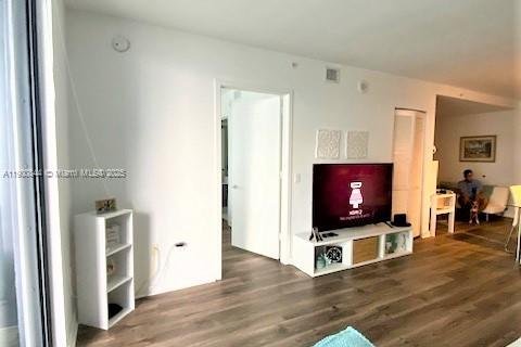 Снять в аренду кондоминиум в Майами, Флорида 1 спальня, 79.15м2, № 1952104 - фото 13