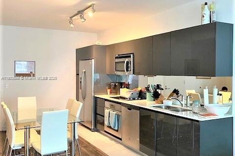 Снять в аренду кондоминиум в Майами, Флорида 1 спальня, 79.15м2, № 1952104 - фото 11