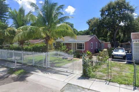 Villa ou maison à Miami, Floride 3 chambres, 120.03 m2 № 2023239