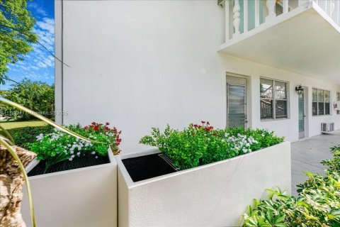 Copropriété à vendre à Deerfield Beach, Floride: 2 chambres, 76.18 m2 № 1997794 - photo 20