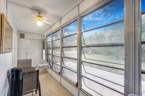 Copropriété à vendre à Deerfield Beach, Floride: 2 chambres, 76.18 m2 № 1997794 - photo 23