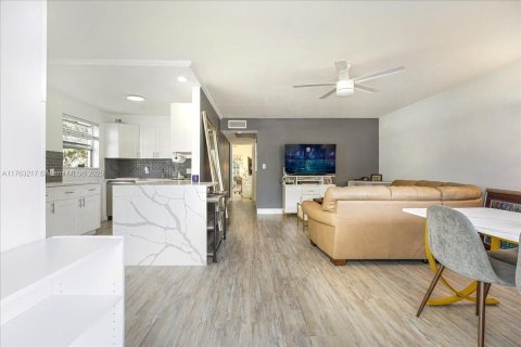 Copropriété à vendre à Deerfield Beach, Floride: 2 chambres, 76.18 m2 № 1997794 - photo 8