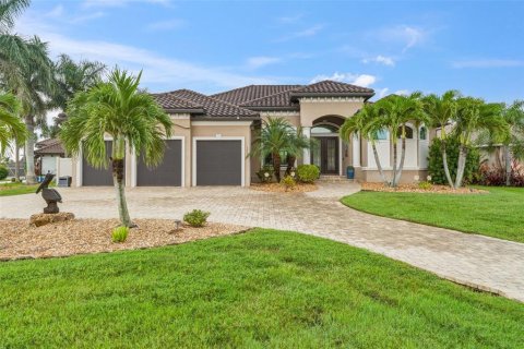 Casa en Punta Gorda, Florida 3 dormitorios, 228.26 m2 № 2415604