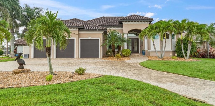 Casa en Punta Gorda, Florida 3 dormitorios, 228.26 m2 № 2415604
