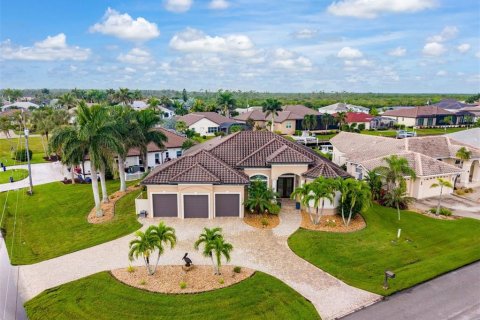 Casa en venta en Punta Gorda, Florida, 3 dormitorios, 228.26 m2 № 2415604 - foto 2