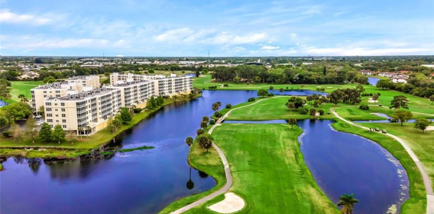 Condominio en Largo, Florida, 3 dormitorios  № 1066176