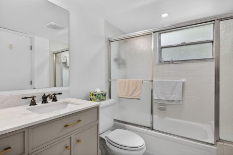 Condo in Coconut Creek, Florida, 2 bedrooms  № 2185219 - photo 24