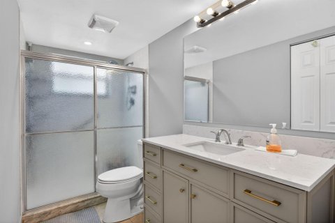 Condo in Coconut Creek, Florida, 2 bedrooms  № 2185219 - photo 28