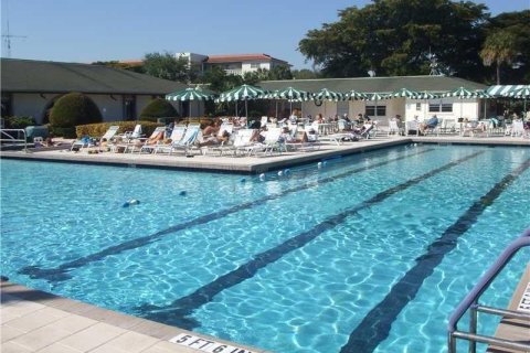 Condo in Coconut Creek, Florida, 2 bedrooms  № 2185219 - photo 30