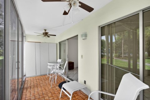 Condo in Coconut Creek, Florida, 2 bedrooms  № 2185219 - photo 17