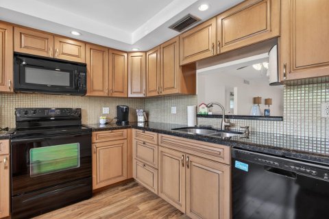 Condo in Coconut Creek, Florida, 2 bedrooms  № 2185219 - photo 3