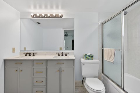 Condo in Coconut Creek, Florida, 2 bedrooms  № 2185219 - photo 23