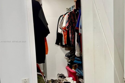 Снять в аренду виллу или дом в Дания-Бич, Флорида 3 спальни, 160.54м2, № 1988001 - фото 30