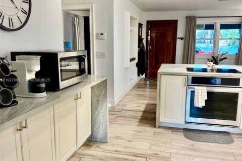 Снять в аренду виллу или дом в Дания-Бич, Флорида 3 спальни, 160.54м2, № 1988001 - фото 12