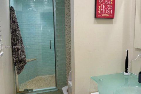 Снять в аренду виллу или дом в Дания-Бич, Флорида 3 спальни, 160.54м2, № 1988001 - фото 29