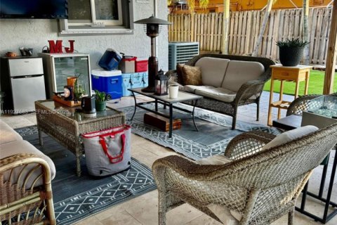 Снять в аренду виллу или дом в Дания-Бич, Флорида 3 спальни, 160.54м2, № 1988001 - фото 21