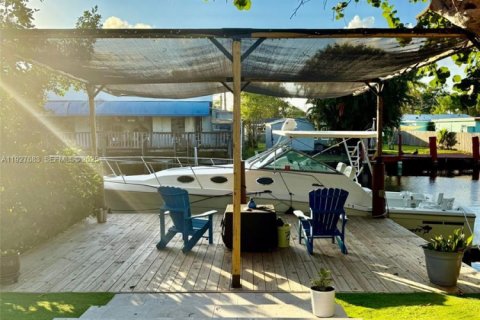 Снять в аренду виллу или дом в Дания-Бич, Флорида 3 спальни, 160.54м2, № 1988001 - фото 2