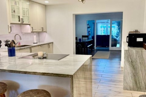 Снять в аренду виллу или дом в Дания-Бич, Флорида 3 спальни, 160.54м2, № 1988001 - фото 11