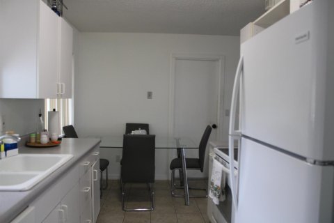 Villa ou maison à louer à Port St. Lucie, Floride: 3 chambres, 93.46 m2 № 2146571 - photo 16