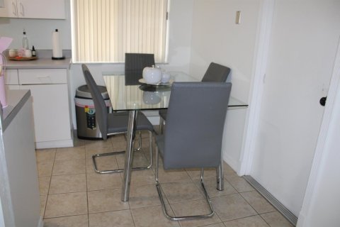 Villa ou maison à louer à Port St. Lucie, Floride: 3 chambres, 93.46 m2 № 2146571 - photo 8