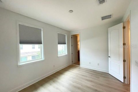 Touwnhouse à vendre à Orlando, Floride: 2 chambres, 125.7 m2 № 2354965 - photo 8
