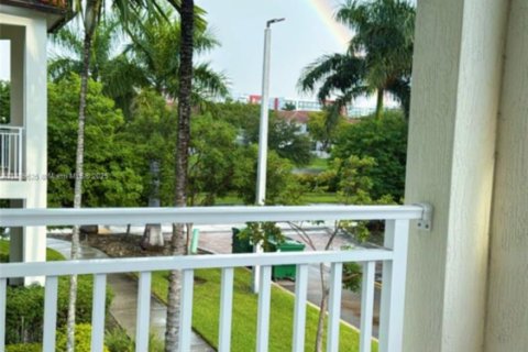 Copropriété à louer à Doral, Floride: 1 chambre, 77.85 m2 № 1938920 - photo 6