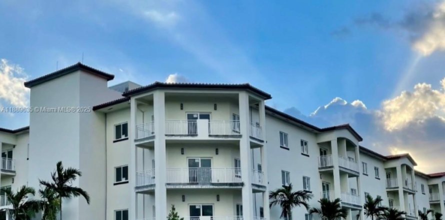 Condo à Doral, Floride, 1 chambre  № 1938920