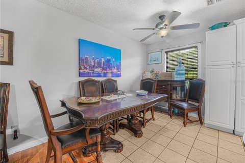 Villa ou maison à vendre à Poinciana, Floride: 2 chambres, 91.88 m2 № 2208035 - photo 9
