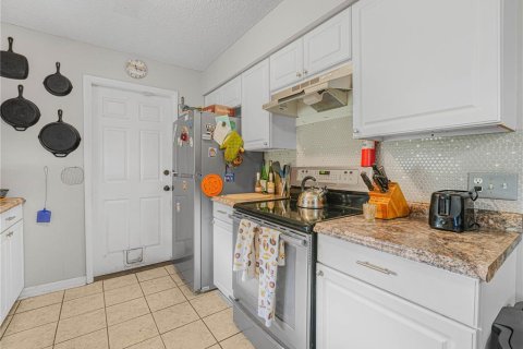 Villa ou maison à vendre à Poinciana, Floride: 2 chambres, 91.88 m2 № 2208035 - photo 7