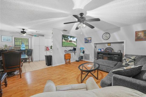 Villa ou maison à vendre à Poinciana, Floride: 2 chambres, 91.88 m2 № 2208035 - photo 10