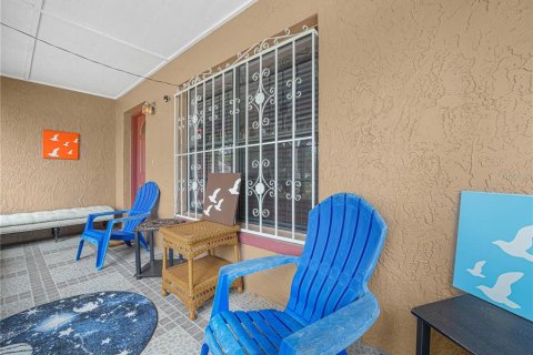 Villa ou maison à vendre à Poinciana, Floride: 2 chambres, 91.88 m2 № 2208035 - photo 4