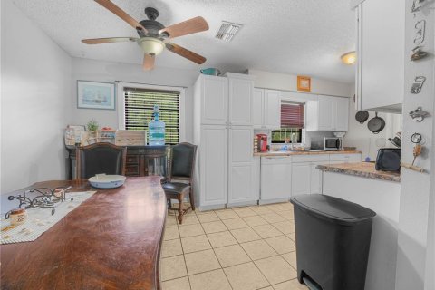 Villa ou maison à vendre à Poinciana, Floride: 2 chambres, 91.88 m2 № 2208035 - photo 8