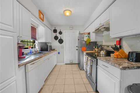 Villa ou maison à vendre à Poinciana, Floride: 2 chambres, 91.88 m2 № 2208035 - photo 6