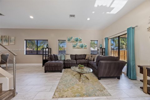 House in West Park, Florida 5 bedrooms, 229.28 sq.m. № 1855389 - photo 8