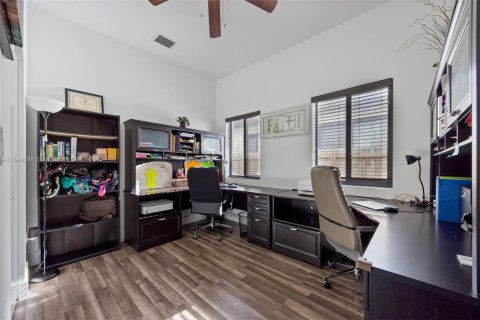 House in West Park, Florida 5 bedrooms, 229.28 sq.m. № 1855389 - photo 3