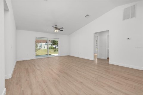 Villa ou maison à vendre à Rotonda, Floride: 4 chambres, 144.56 m2 № 2212337 - photo 9