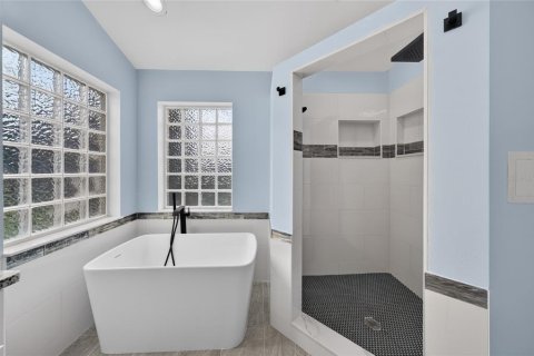 Villa ou maison à vendre à Cape Coral, Floride: 3 chambres, 183.11 m2 № 2287460 - photo 21
