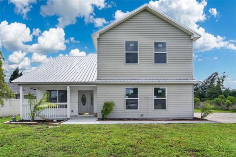House in Cape Coral, Florida 3 bedrooms, 183.11 sq.m. № 2287460