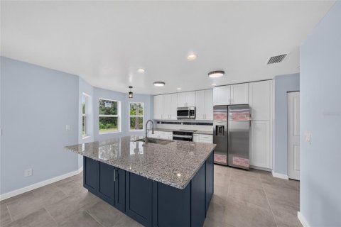 Villa ou maison à vendre à Cape Coral, Floride: 3 chambres, 183.11 m2 № 2287460 - photo 2