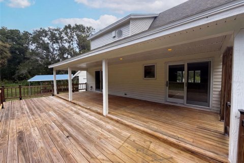 House in New Port Richey, Florida 3 bedrooms, 173.54 sq.m. № 2238798 - photo 4