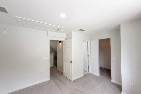 House in New Port Richey, Florida 3 bedrooms, 173.54 sq.m. № 2238798 - photo 8