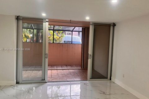 Condominio en alquiler en Miami, Florida, 2 dormitorios, 91.32 m2 № 2041338 - foto 16