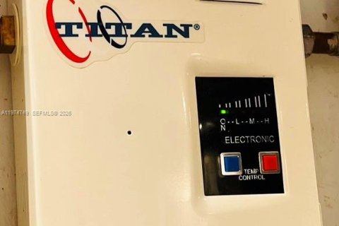 Condominio en alquiler en Miami, Florida, 2 dormitorios, 91.32 m2 № 2041338 - foto 18